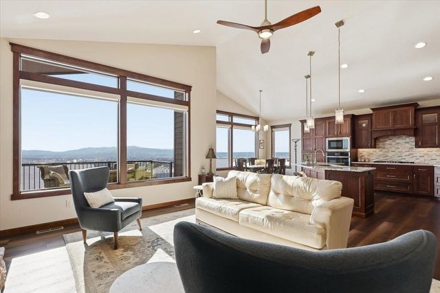 8814 E Ridgeline Ln, Spokane, WA 99217