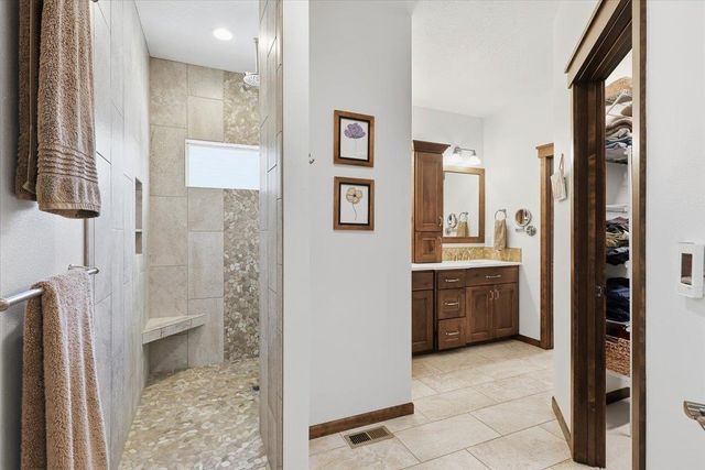 8814 E Ridgeline Ln, Spokane, WA 99217