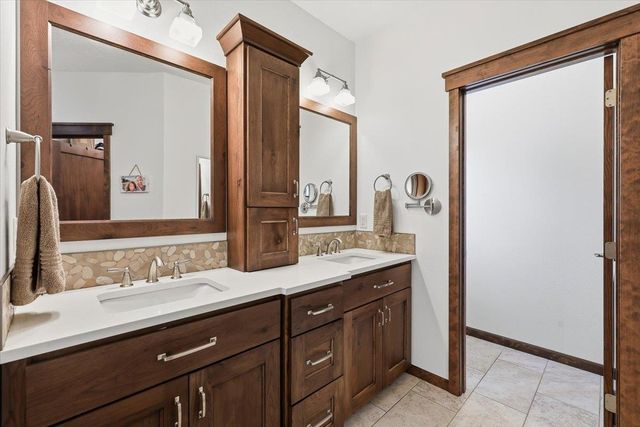 8814 E Ridgeline Ln, Spokane, WA 99217