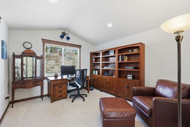 8814 E Ridgeline Ln, Spokane, WA 99217