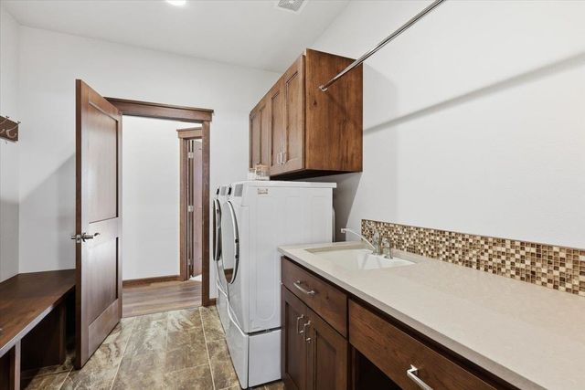 8814 E Ridgeline Ln, Spokane, WA 99217