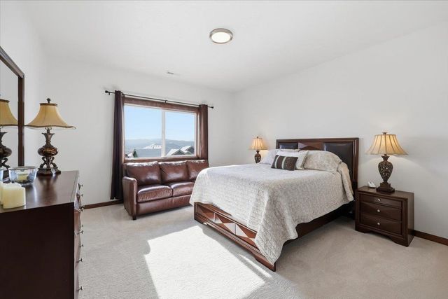 8814 E Ridgeline Ln, Spokane, WA 99217