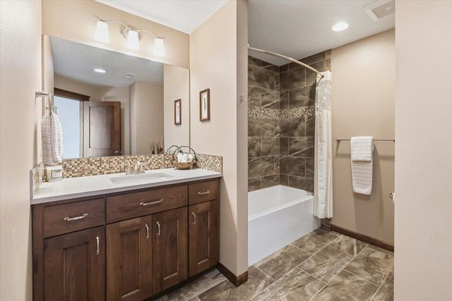 8814 E Ridgeline Ln, Spokane, WA 99217