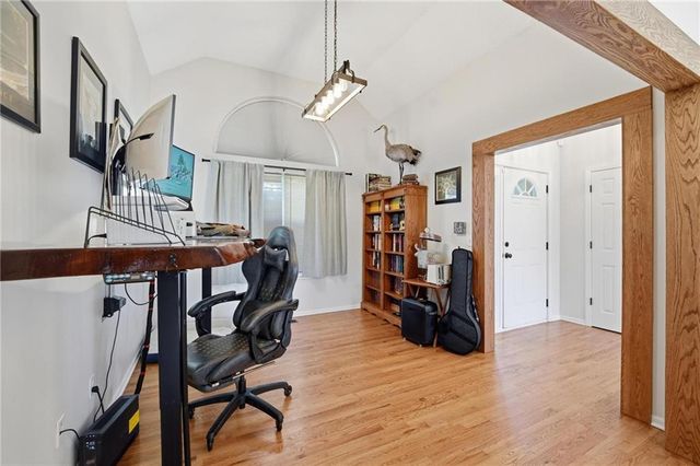 4421 SW Hillside Drive, Lee's Summit, MO 64082