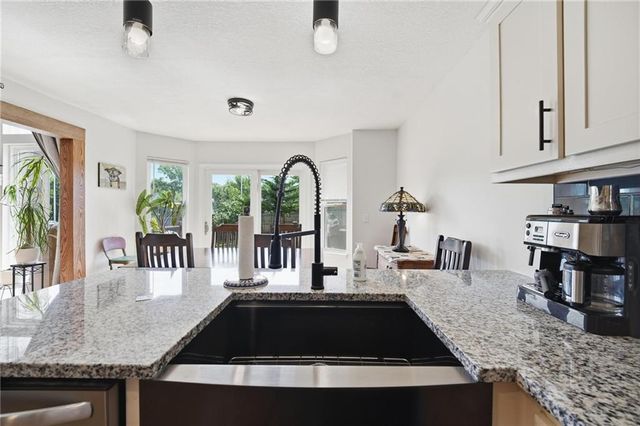 4421 SW Hillside Drive, Lee's Summit, MO 64082