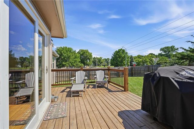 4421 SW Hillside Drive, Lee's Summit, MO 64082
