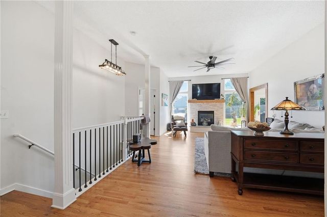 4421 SW Hillside Drive, Lee's Summit, MO 64082