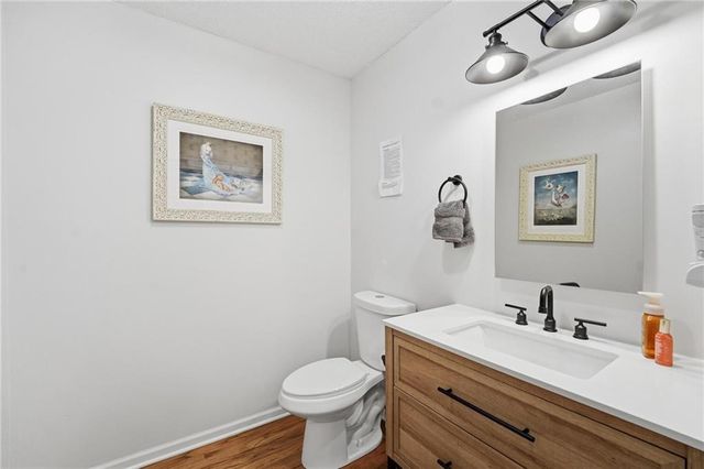 4421 SW Hillside Drive, Lee's Summit, MO 64082