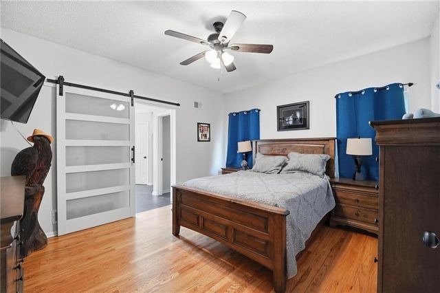 4421 SW Hillside Drive, Lee's Summit, MO 64082