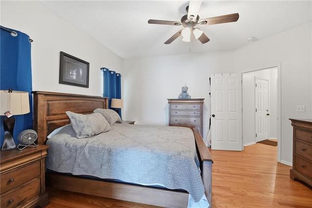 4421 SW Hillside Drive, Lee's Summit, MO 64082