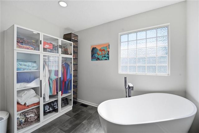4421 SW Hillside Drive, Lee's Summit, MO 64082