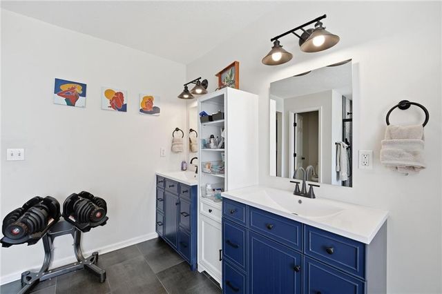 4421 SW Hillside Drive, Lee's Summit, MO 64082