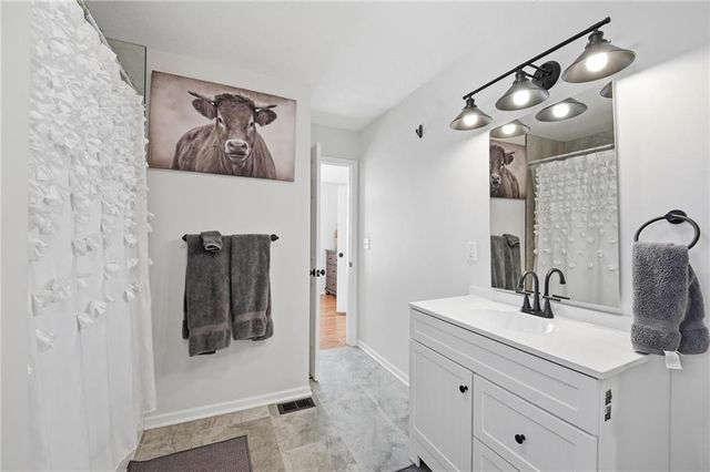 4421 SW Hillside Drive, Lee's Summit, MO 64082
