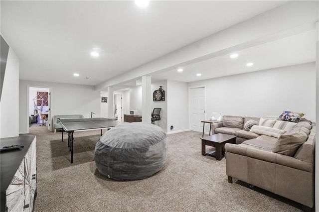 4421 SW Hillside Drive, Lee's Summit, MO 64082