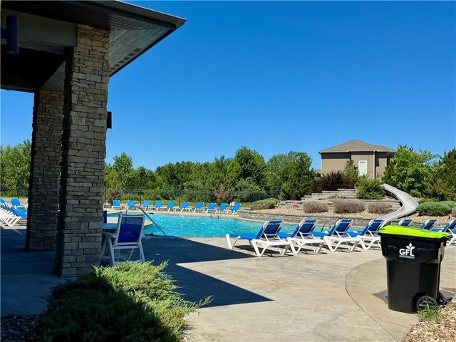 4421 SW Hillside Drive, Lee's Summit, MO 64082
