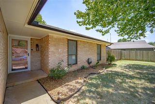 630 S Heights Drive, Mustang, OK 73064