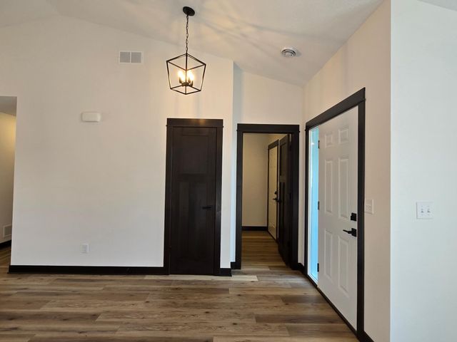 707 Council Court, Ellendale, MN 56026