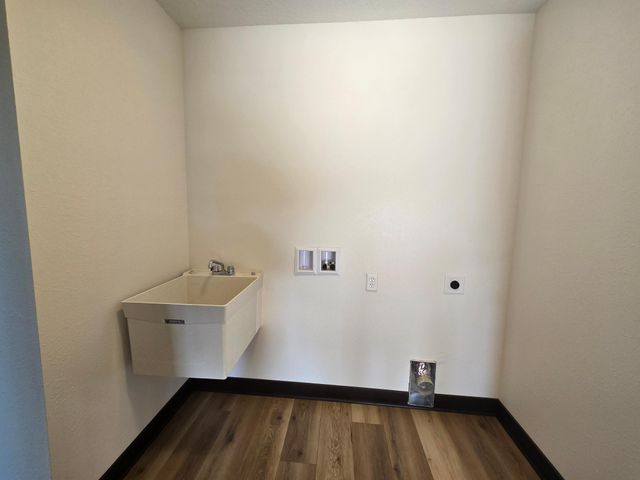 707 Council Court, Ellendale, MN 56026