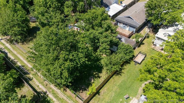 128 S Adair, Vinita, OK 74301