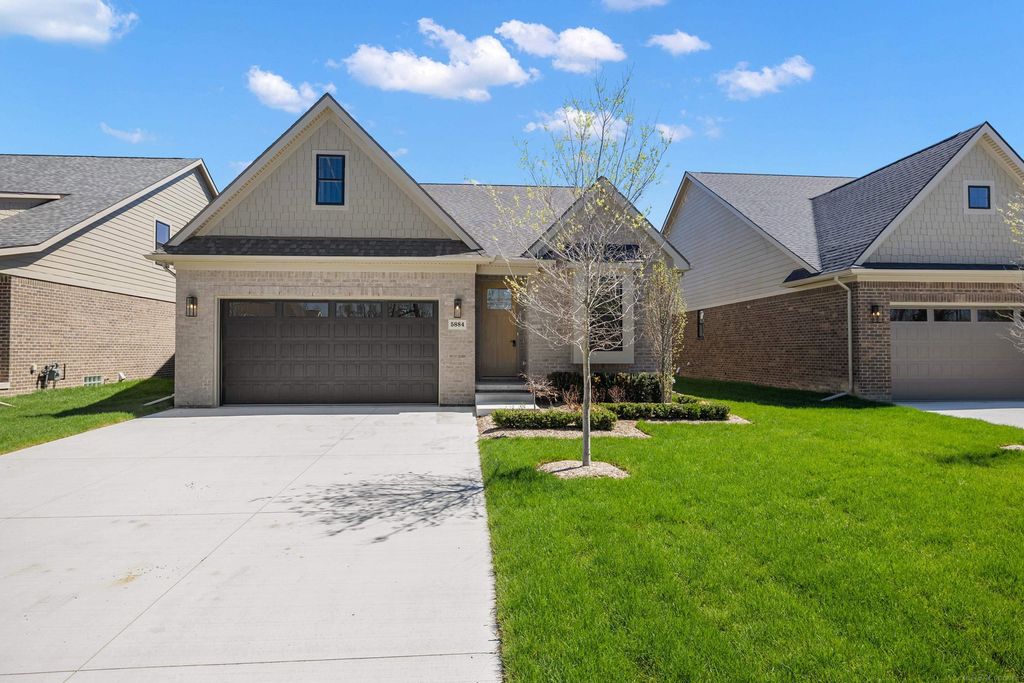 5872 Willow Grove Drive, Troy, MI 48085