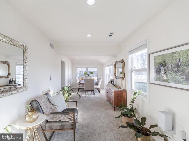 105 W KEYSTONE AVE, Wilmington, DE 19804