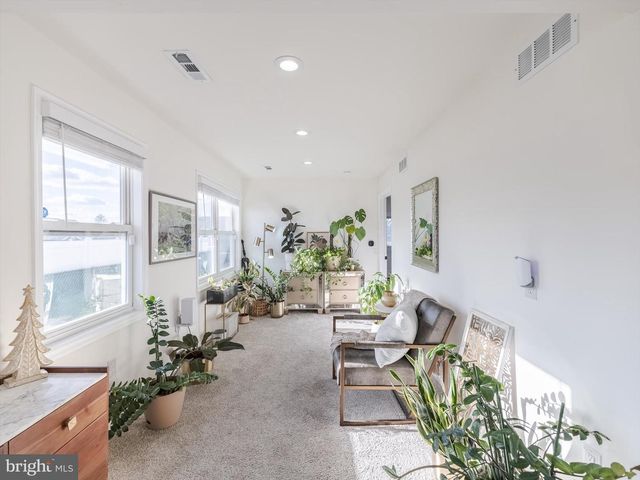 105 W KEYSTONE AVE, Wilmington, DE 19804