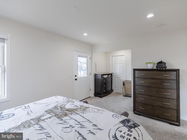 105 W KEYSTONE AVE, Wilmington, DE 19804