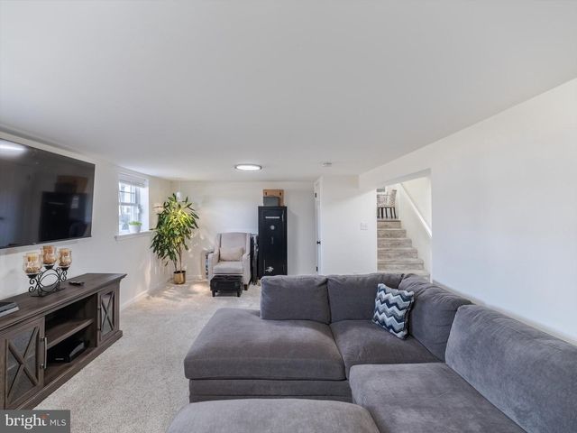 105 W KEYSTONE AVE, Wilmington, DE 19804