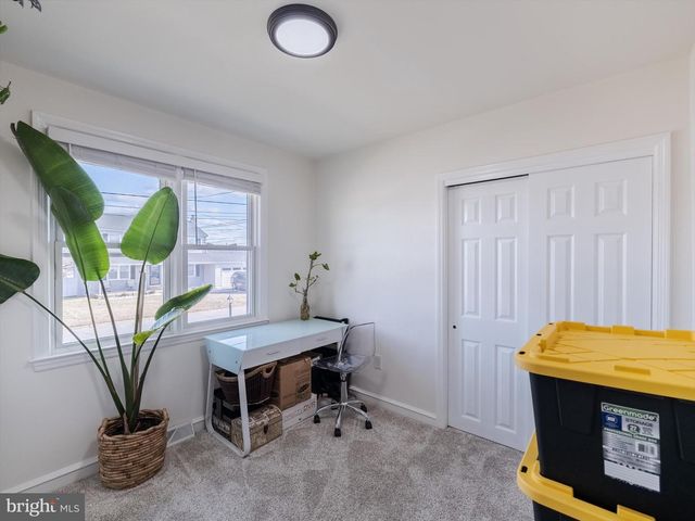 105 W KEYSTONE AVE, Wilmington, DE 19804