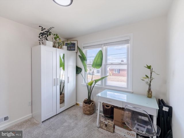 105 W KEYSTONE AVE, Wilmington, DE 19804