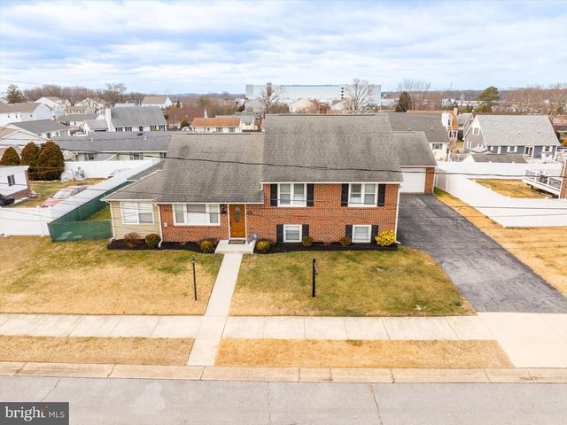 105 W KEYSTONE AVE, Wilmington, DE 19804