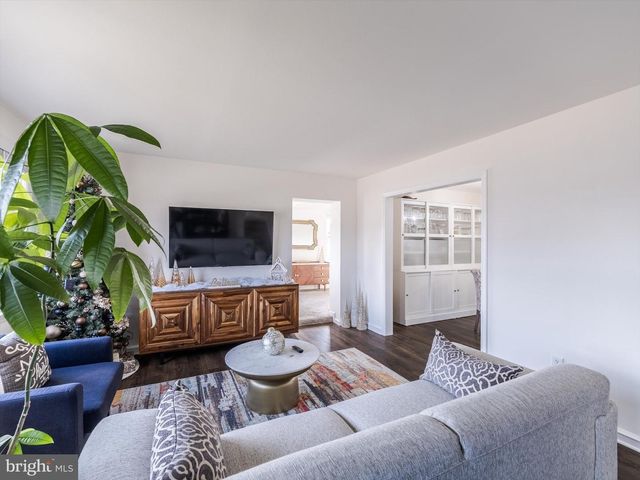 105 W KEYSTONE AVE, Wilmington, DE 19804