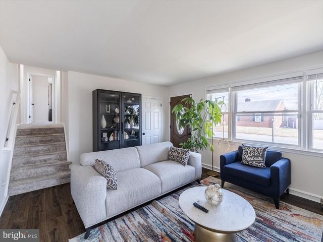 105 W KEYSTONE AVE, Wilmington, DE 19804