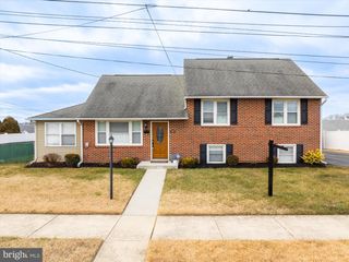 105 W KEYSTONE AVE, Wilmington, DE 19804