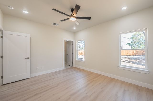 1019 Newby Avenue, Bridgeport, TX 76426