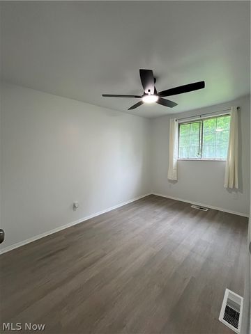 3539 Dunstan Drive, Warren, OH 44485