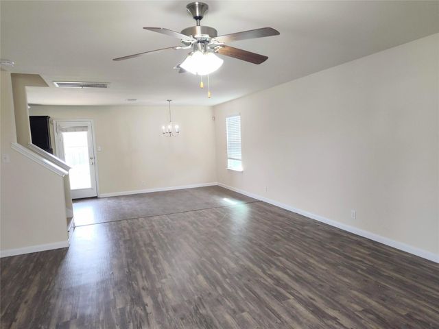 103 Hawkins CT, Hutto, TX 78634