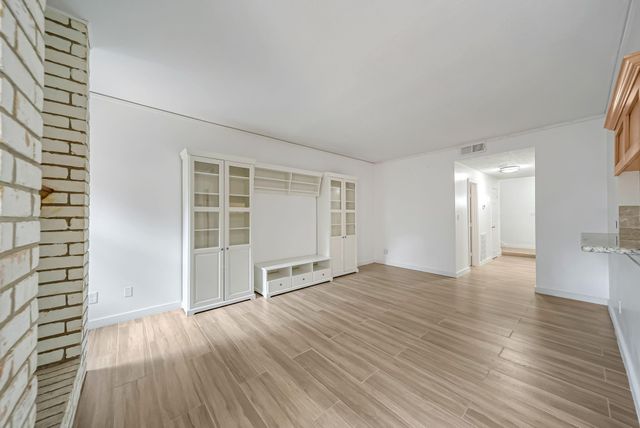 10732 Briar Forest Drive 37, Houston, TX 77042