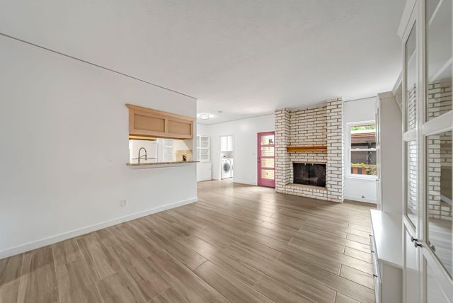 10732 Briar Forest Drive 37, Houston, TX 77042
