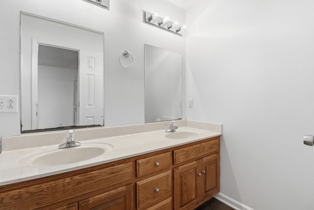 204 Creekwood Dr, White House, TN 37188