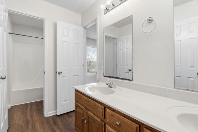 204 Creekwood Dr, White House, TN 37188