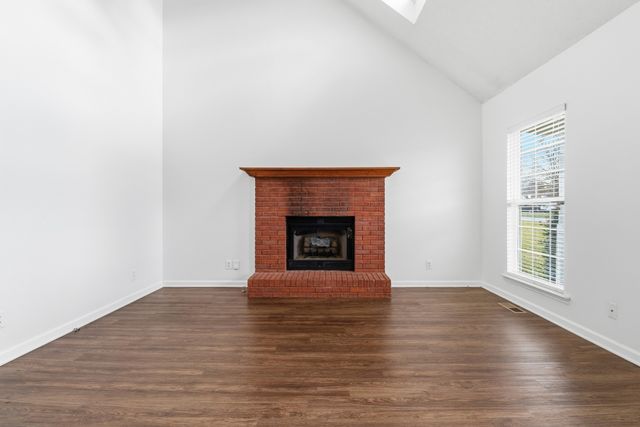 204 Creekwood Dr, White House, TN 37188