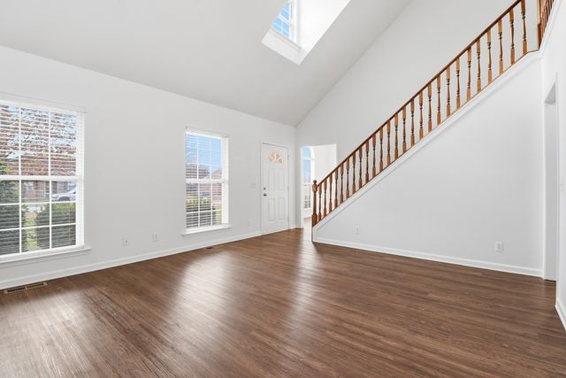 204 Creekwood Dr, White House, TN 37188