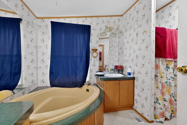 101 Garner Drive, Mabank, TX 75156