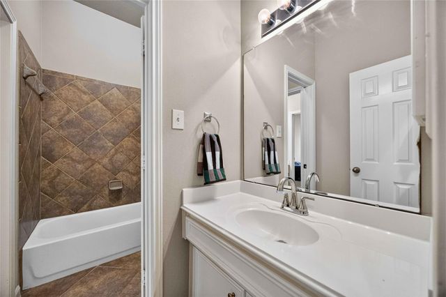 2712 Green Mountain Drive, Pearland, TX 77584