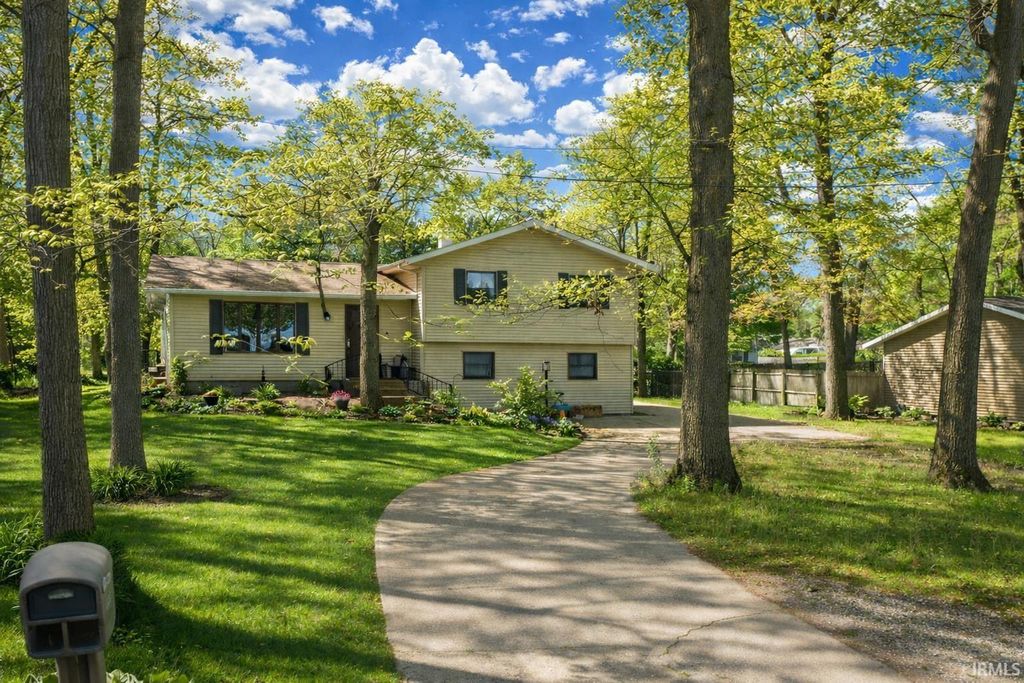 11816 Reek Road, Osceola, IN 46561