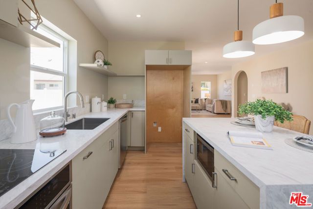 1826 W 78th Street, Los Angeles, CA 90047