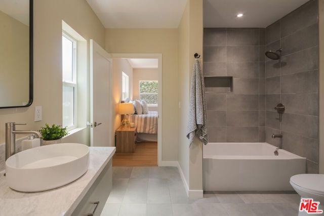 1826 W 78th Street, Los Angeles, CA 90047