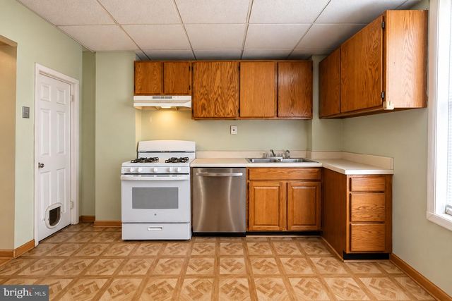 4000 PENNINGTON AVE, Curtis Bay, MD 21226