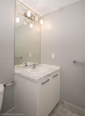 244 Biscayne Boulevard 3802, Miami, FL 33132